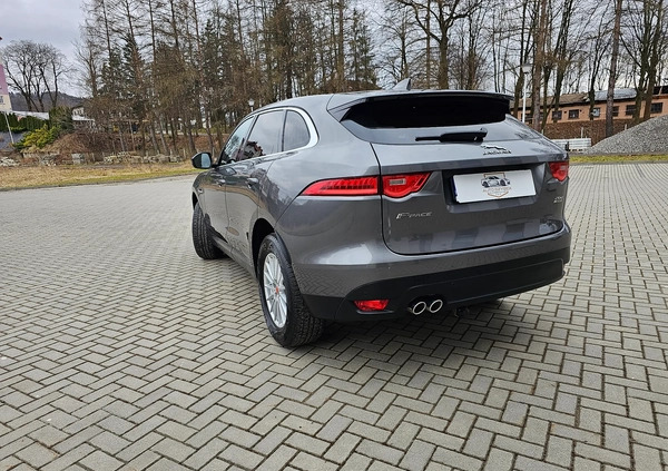 Jaguar F-Pace cena 63000 przebieg: 164000, rok produkcji 2017 z Sanok małe 781